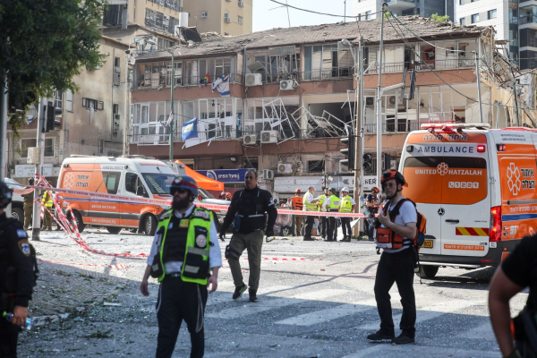 Război Israel-Iran, ziua șapte. Cel puțin 47 de răniţi în urma atacurilor iraniene. Armata israeliană a primit ordin să „intensifice atacurile”. Teheranul avertizează SUA