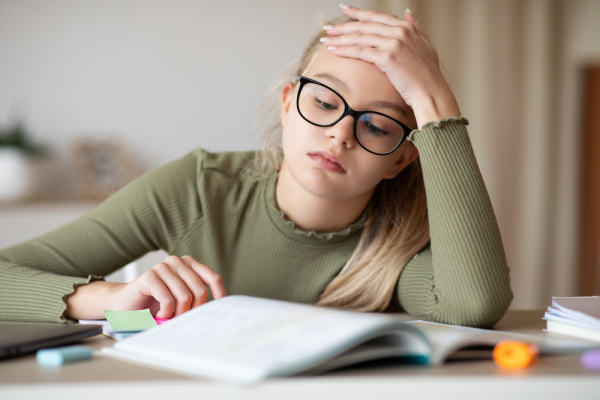Tips & tricks înainte de Evaluarea Națională. Cum pot ajuta părinții la recapitulare și ce pot face copiii în caz de blocaj