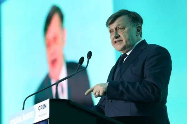 Foto
        Cum arată declarația dată la Securitate de Crin Antonescu. „Nu am nimic de ascuns”