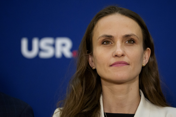 România vrea o înțelegere comercială cu SUA până la 1 august. Oana Țoiu: „Sperăm la un acord ca să evităm tarifele de 30%”