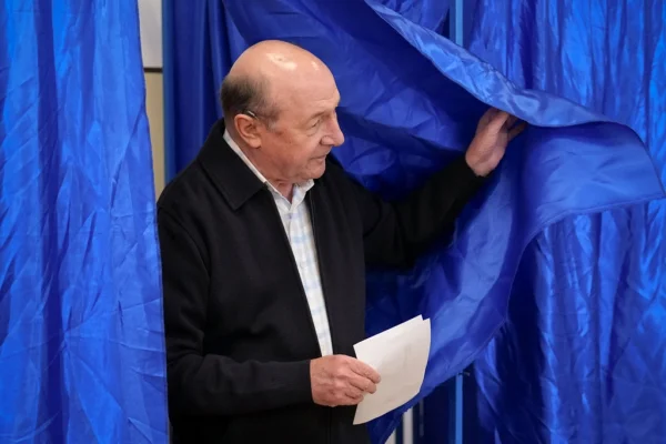 Cum va reuși Nicușor Dan să aibă un mandat de 5 ani, în opinia lui Traian Băsescu: ”Cel mai bun scut al lui pentru a nu fi suspendat”