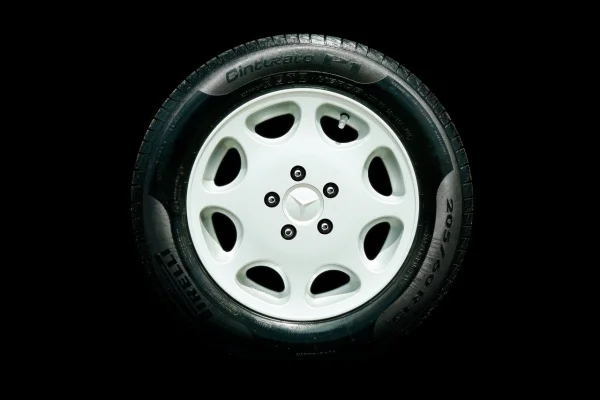 Directorul Pirelli spune că grupul este într-o situaţie riscantă fără un acord cu grupul chinez Sinochem