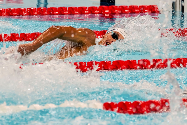 L’Equipe: David Popovici impresionează înainte de Campionatul Mondial din Singapore