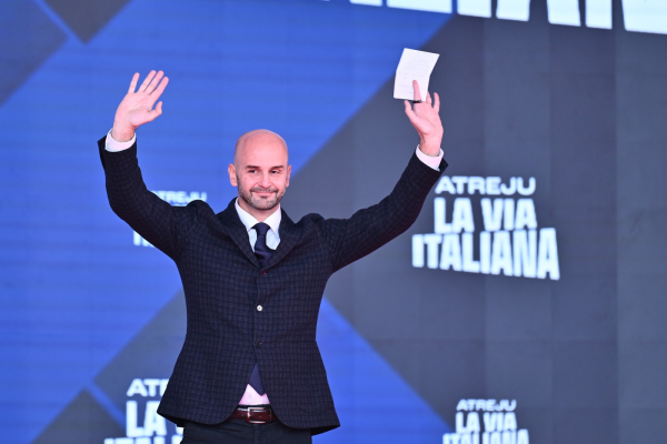AUR, ironizat în Parlamentul European, de către Nicola Procaccini, vicepreședintele partidului Giorgiei Meloni