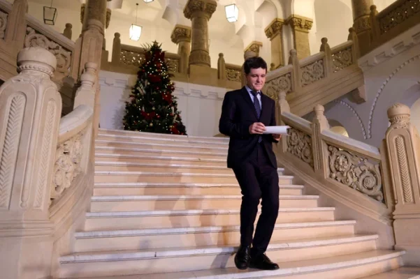 Analiză
        Prima decizie electorală grea a viitoarei coalițiii: unul sau mai mulți candidați la Primăria Capitalei