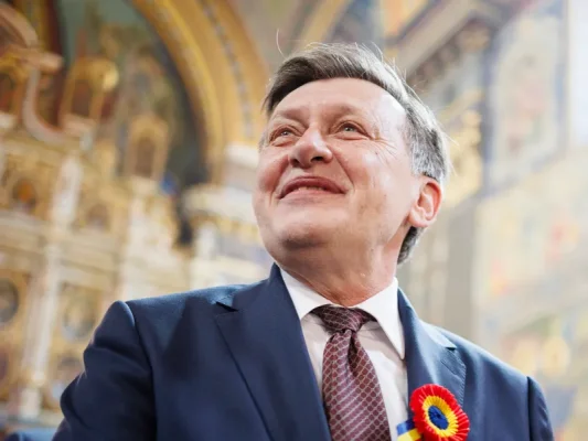 Crin Antonescu despre George Simion: "Când jignești România pe bani publici, nu mai ești patriot"