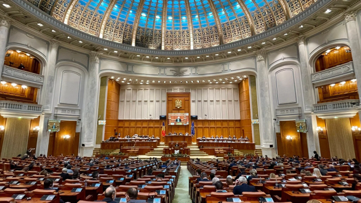 AUR își încearcă norocul iarăși. Moțiune de cenzură contra Guvernului