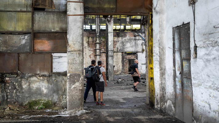 „Commoning”, o călătorie în timp și spațiu pentru redescoperirea bunului public, în fabrica Armătura din Cluj