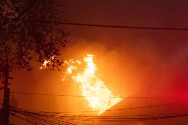 Canada: Alte două provincii forţate să evacueze locuitori ameninţaţi de un incendiu uriaş