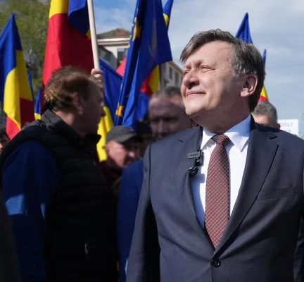 Crin Antonescu rupe tăcerea: "Europa este sub atac"