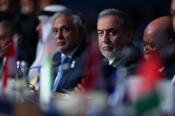 Iranul își plânge morții în urma atacurilor israeliene. Ministrul de Externe: „Pierderea de vieți omenești este grea și dureroasă”