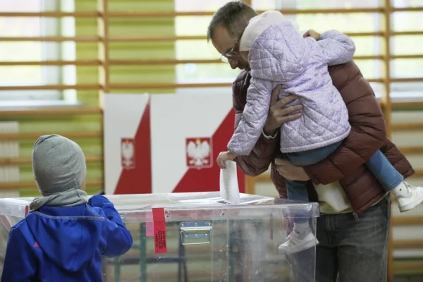 Alegeri prezidențiale în Polonia cu număr record de votanți: Diaspora s-a înscris masiv pentru a vota în turul 2