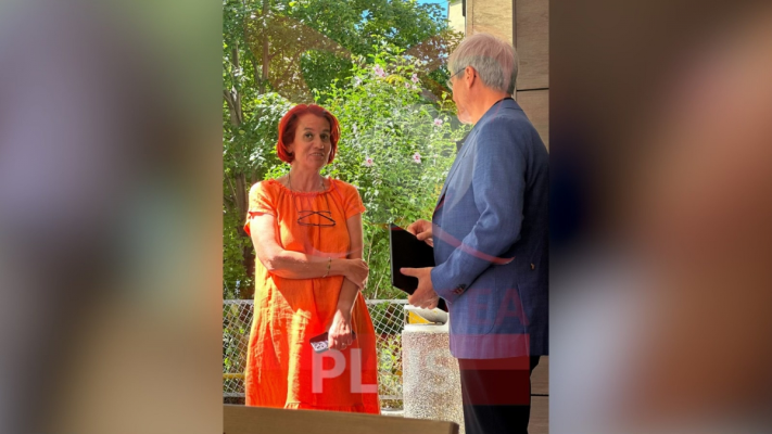 Anca Alexandrescu publică imaginile: Noua purtătoare de cuvânt al lui Bolojan, întâlnire cu Cioloș înainte de numire