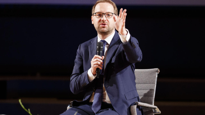 Dominic Fritz, despre rotativa guvernamentală: Nu considerăm că este semnalul pe care îl aşteaptă românii