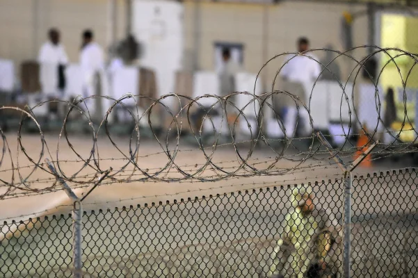 Ambasada României clarifică situația deportărilor. Câți români sunt vizați și ce se știe despre Guantanamo