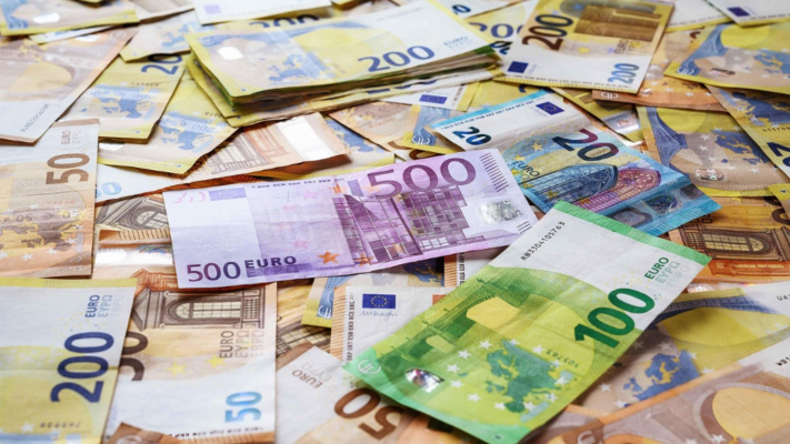 Nabab de România. Directorul Salrom a dat la o singură masă mai mult decât salariul pe o lună al șefului de la CFR