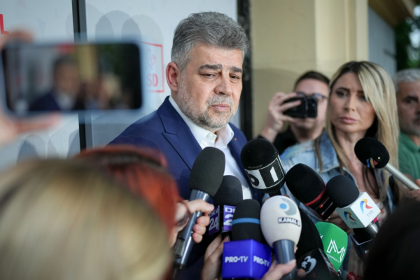 Răspunsul premierului Bolojan după ce a fost întrebat ce i-ar spune lui Ciolacu, fostul premier care a declarat recent că în România nu există niciun dezastru economic