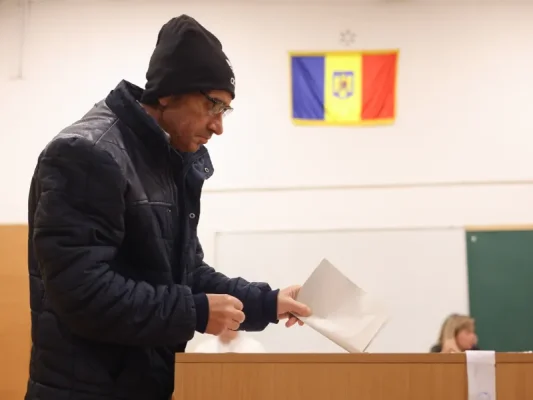 Cine sunt candidații-milionari la alegerile prezidențiale? Cine nu are niciun ban în cont?