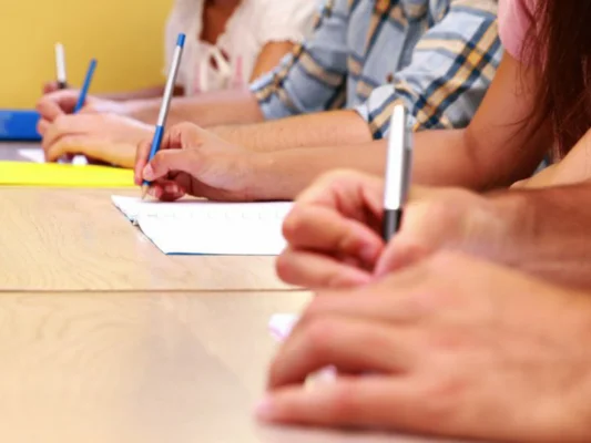 BAC 2025 la Limba și literatura română: peste 100.000 de candidați au susținut prima probă scrisă
