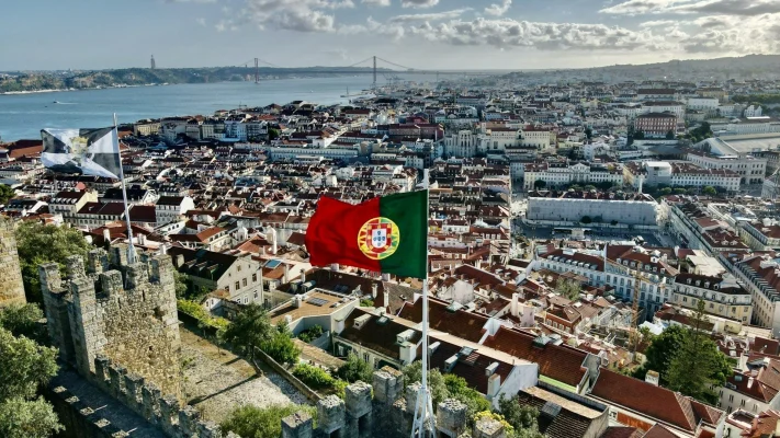 Arestări şi confiscări de arme la destructurarea unei celule teroriste de extremă dreapta în Portugalia
