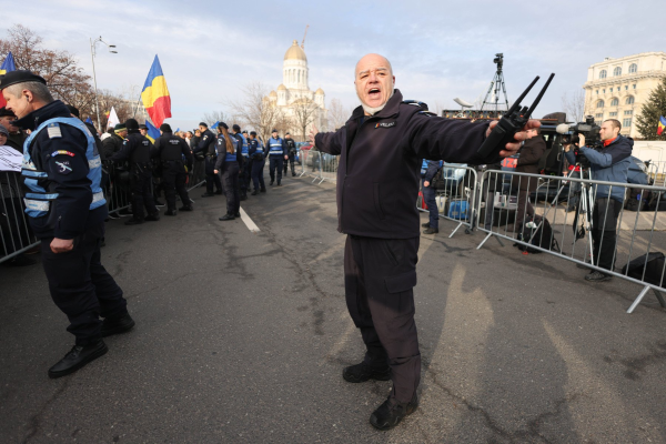 VIDEO Marius Velicu, colonelul cunoscut pentru comandarea dispozitivului de jandarmi la protestele din Piața Victoriei, este noul șef al Jandarmeriei Constanța