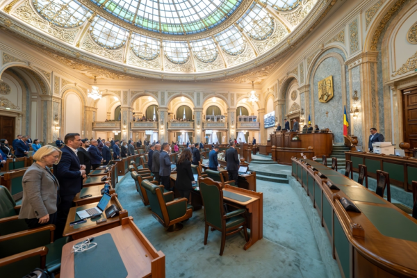De ce sunt atât de puține femei în funcții politice importante. „Se vehiculează ideea complet greșită că, dacă introducem cote, nu mai este încurajată meritocrația” VIDEO