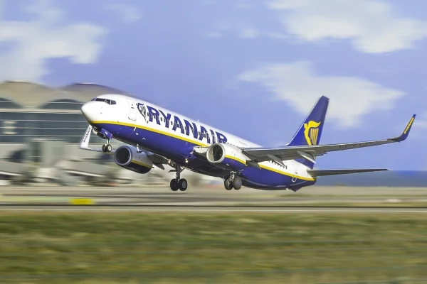 Mai mulți pasageri, răniți din cauza turbulențelor, pe o aeronavă Ryanair nevoită să aterizeze de urgență în sudul Germaniei