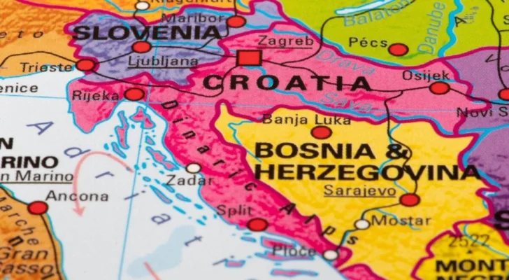 Curtea Constituţională a Bosniei a anulat o serie de legi secesioniste ale entităţii sârbe care au provocat una dintre cele mai grave crize politice după războiului din 1995