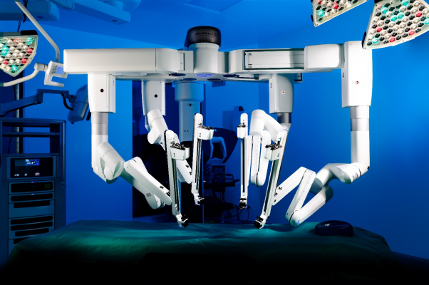 (P) Acces gratuit la chirurgie robotică pentru copii și tineri de până la 30 de ani
