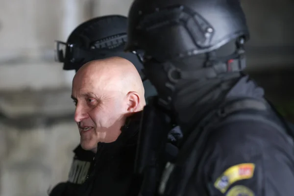Procurorii îl acuză pe Călin Georgescu că a primit bani cash și o limuzină Mercedes de la mercenarul Horațiu Potra (surse) | G4Media