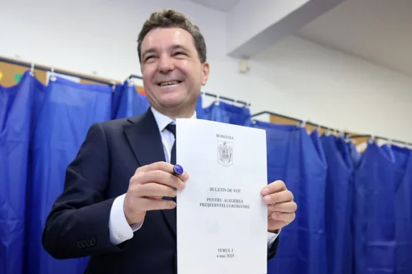 Exclusiv
        Nicușor Dan, în fața unei duble provocări. Cum poate răsturna scorul din primul tur