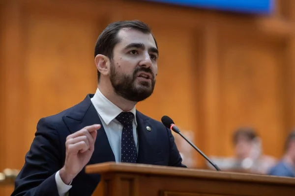 Fostul ministru USR Claudiu Năsui susține că datorită mesajului lui cu lista institutelor de cercetare a început evaluarea acestor institute / Procedura era prevăzută de peste un an și a fost anunțată oficial pe 30 mai