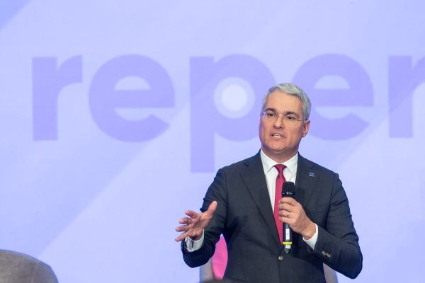 Cine este Dragoș Pîslaru, propunerea PNL pentru Ministerul Fondurilor Europene: ministru al Muncii în Guvernul Cioloș și fost europarlamentar / A fost membru în partidele fondate de Dacian Cioloș