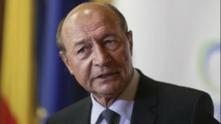 Traian Băsescu, operat pe inimă într-un spital din Paris