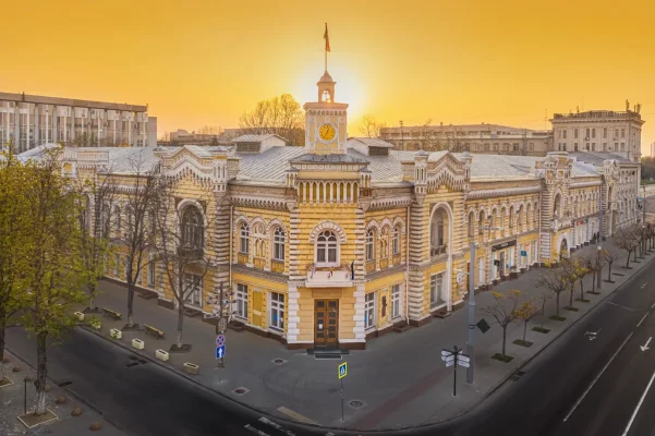 Bugetul Chișinăului, subiect de dispută. Primarul cere dezbatere, Executivul spune pas