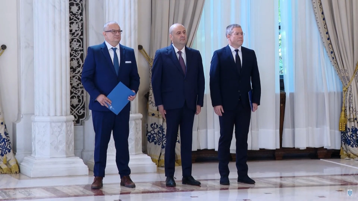 Trei noi judecători la CCR. Dacian Dragoş, Csaba Asztalos şi Mihai Busuioc au depus jurământul la Palatul Cotroceni