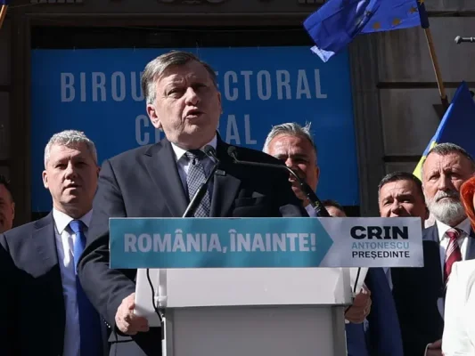 Antonescu prezintă declarația din 1988 despre prietenul lui. Neagă orice colaborare cu Securitatea