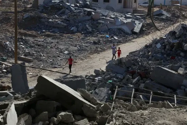 Zeci de palestinieni uciși în Gaza. UNICEF avertizează: „Copiii vor începe să moară de sete”