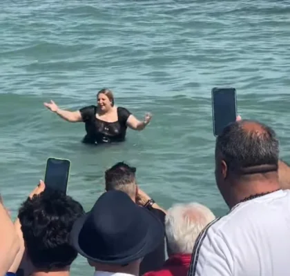 Video
        Diana Șoșoacă, spectacol la Neptun, de 1 Mai: „Veniți pe litoralul românesc!”