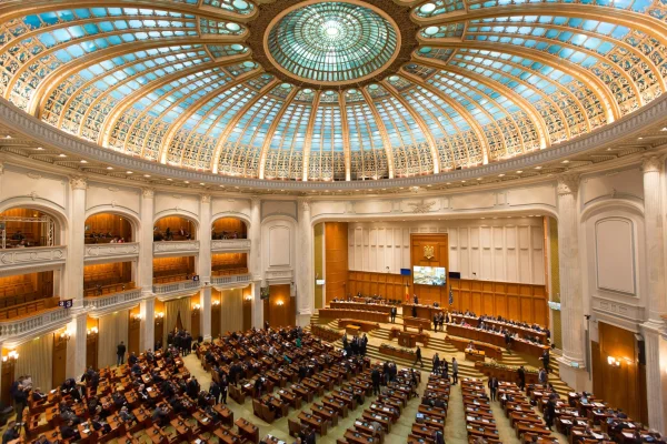 Deputatul exclus se vrea ”suveranist independent, liber de dictatură internă”