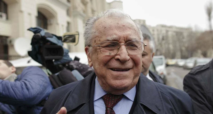 Ion Iliescu, internat de urgență la Spitalul SRI. „S-a prezentat cu o stare generală ALTERATĂ”