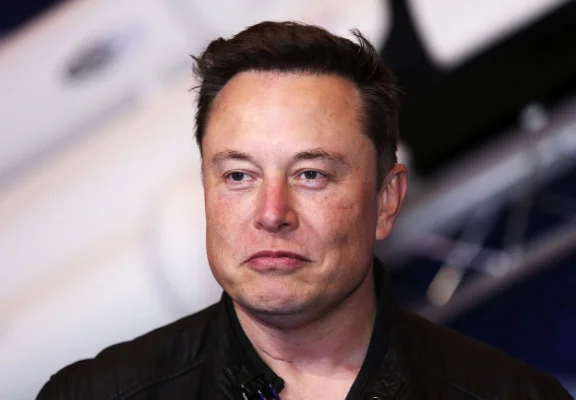Elon Musk face pasul către Telegram. Grok, chatbotul AI, va fi integrat în aplicație