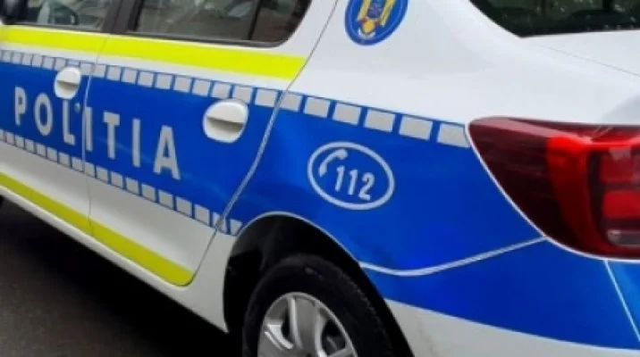 Grav accident rutier în Caraș-Severin: Patru tineri loviți de o mașină scăpată de sub control