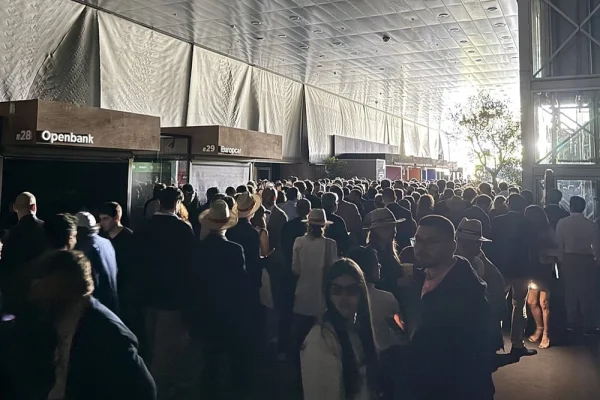 Autorităţile spaniole susțin că incapacitatea de a controla voltajul în reţea a provocat pana masivă de curent din aprilie