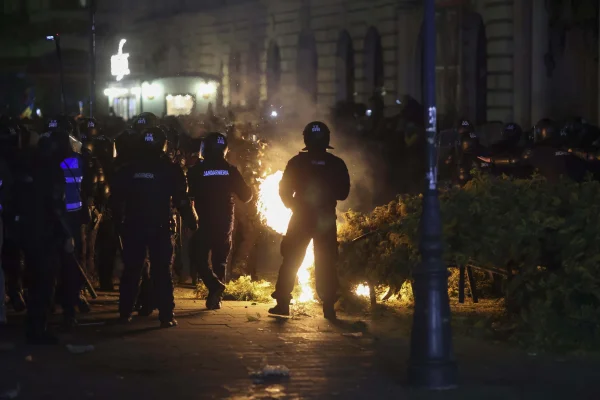Parlamentarii AUR care ar fi coordonat manifestanții la protestul de duminică, chemați la Parchetul General. George Simion acuză „metode staliniste"