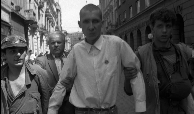 Peste 45% dintre romani nu stiu ce s-a intamplat pe 13-15 iunie 1990. Un sondaj INSCOP arata o realitate cutremuratoare: „76% dintre tinerii cu varsta de 18-29 de ani declara ca nu stiu ce s-a intamplat pe 13-15 iunie”