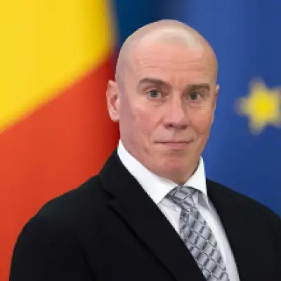Situaţie bizară la Ministerul Culturii: Ministrul Culturii a solicitat abia în 16 iulie eliberarea sa din funcţia de secretar de stat în minister /Decizia, publicată marţi în Monitorul Oficial, dar aplicabilă din 23 iunie, data învestirii Guvernului