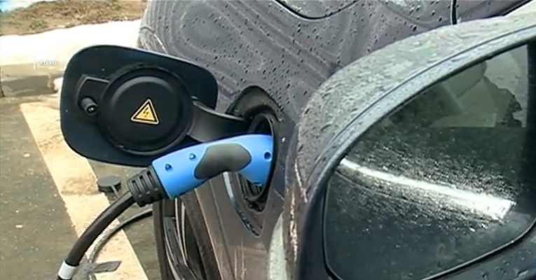 Frână în industria auto, după majorarea TVA și suspendarea programului Rabla