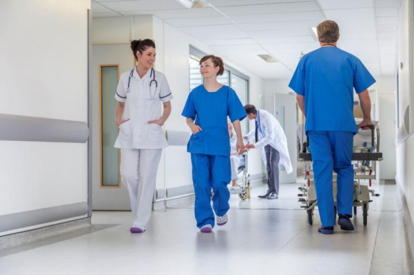 Mită la Spitalul Militar din Capitală. Câți bani cereau medicii de la pacienți