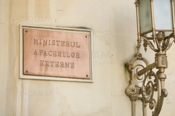 Purtătorul de cuvânt al MAE: Constatăm cu îngrijorare faptul că postări care au devenit virale pe conturile de social media contribuie la o campanie agresivă de răspândire de ştiri false privind procesul electoral în desfăşurare din România